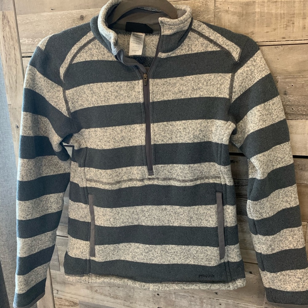 Patagonia women’s small pullover